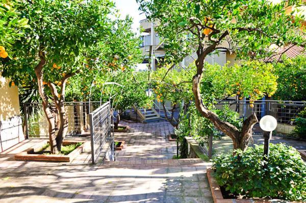 Tk Hotel - Ex Ares San Giovanni La Punta Exterior photo